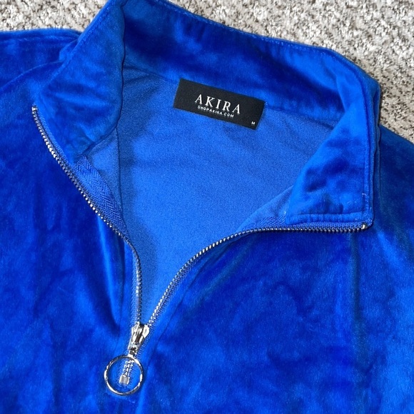 𝅺AKIRA CROP TOP - Picture 7 of 8